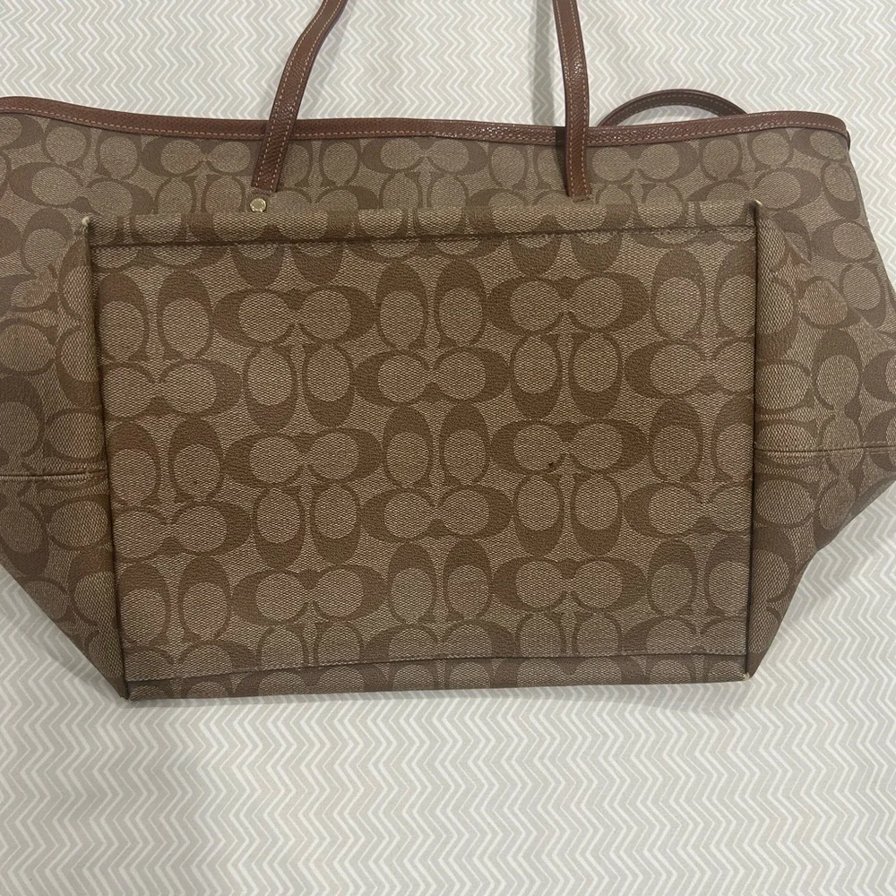 EUC Coach Signature F34105 Taxi Tote Bag